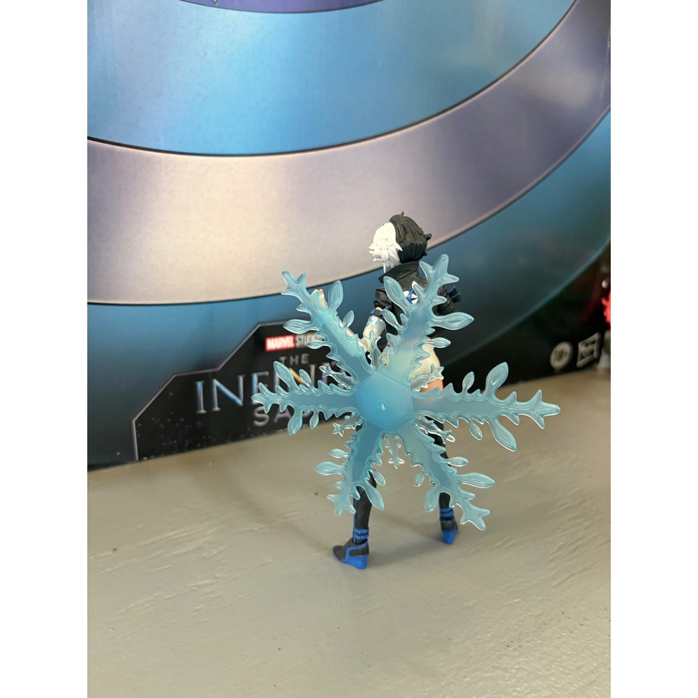 Marvel Legends - Luna Snow (Rivals) - Picture 7 of 9